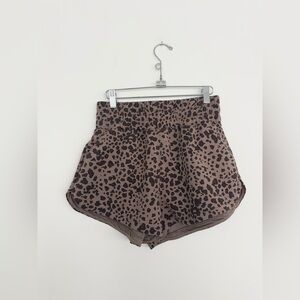 YPB neoKNIT Leopard Active Shorts – NWT – Size Medium